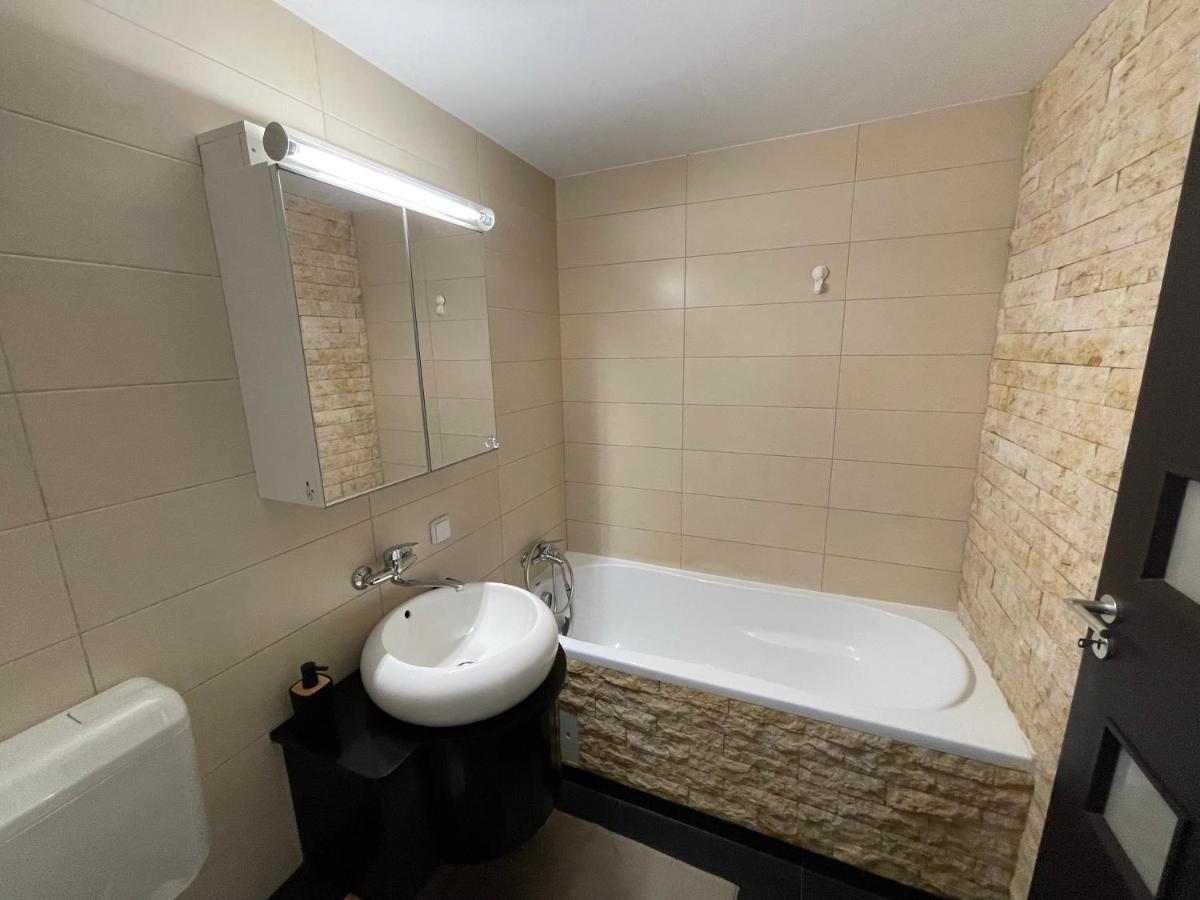 Sunset Luxury Apartment Near Unirii Square بوخارست المظهر الخارجي الصورة